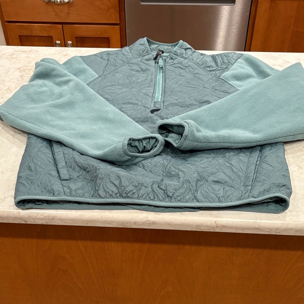 Fabletics Women’s Large quilted/ fleece Quarter-Zip Pullover